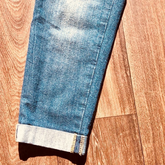 Cute fitted jeans with cuffs at bottom - Picture 5 of 12